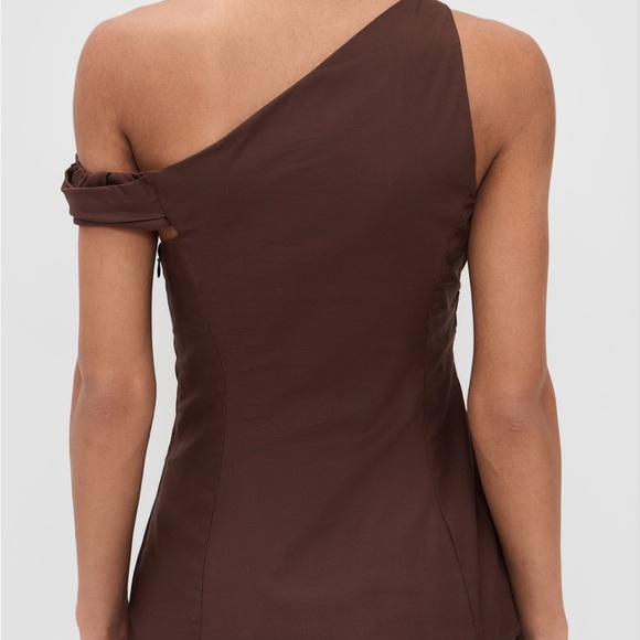 Elegant Brown One-Shoulder Top - Picture 2 of 8